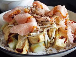 Ketoprak Makanan Khas Indonesia yang Menggugah Selera