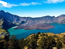 Keajaiban Alam Gunung Rinjani Surga Tertinggi Pulau Lombok