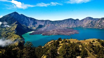 Keajaiban Alam Gunung Rinjani Surga Tertinggi Pulau Lombok